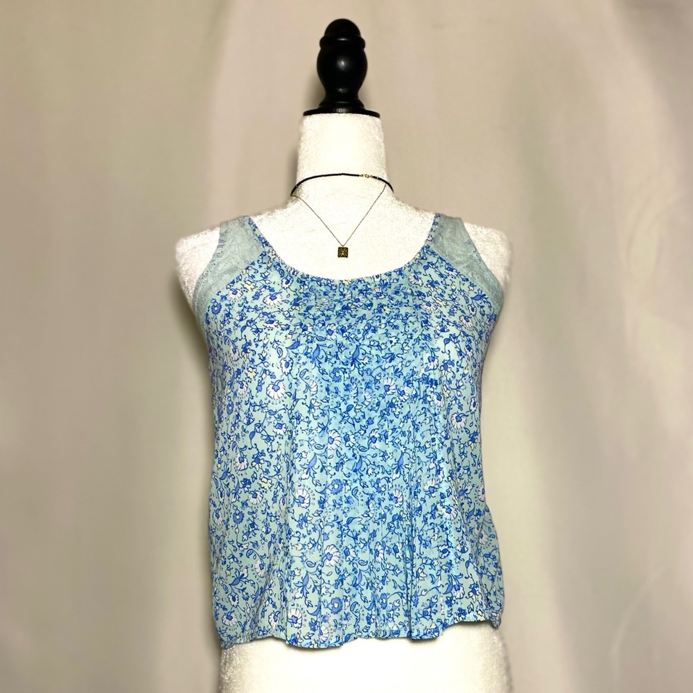 Abercrombie & Fitch blue /white sleeveless blouse floral Top